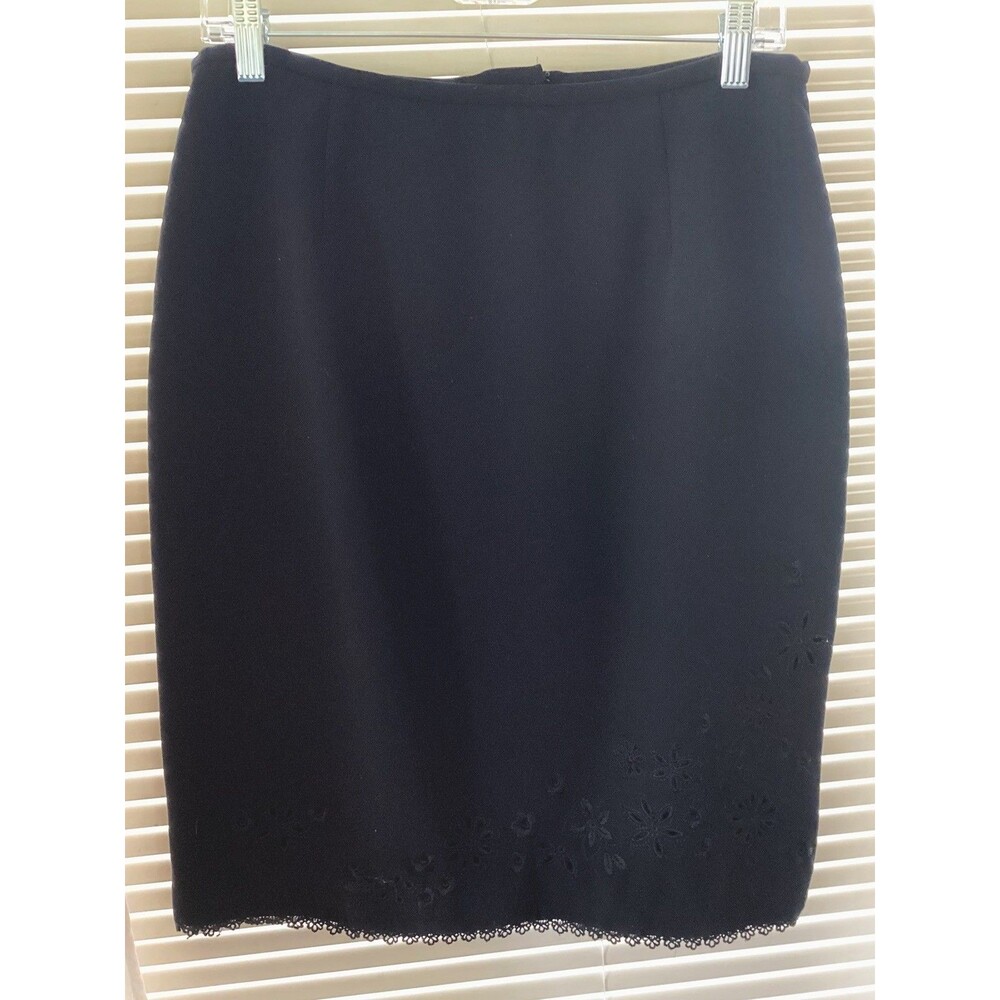 Liz Claiborne Women's Black Knee Length Skirt  Embroidery & Lace Hemline Size 10